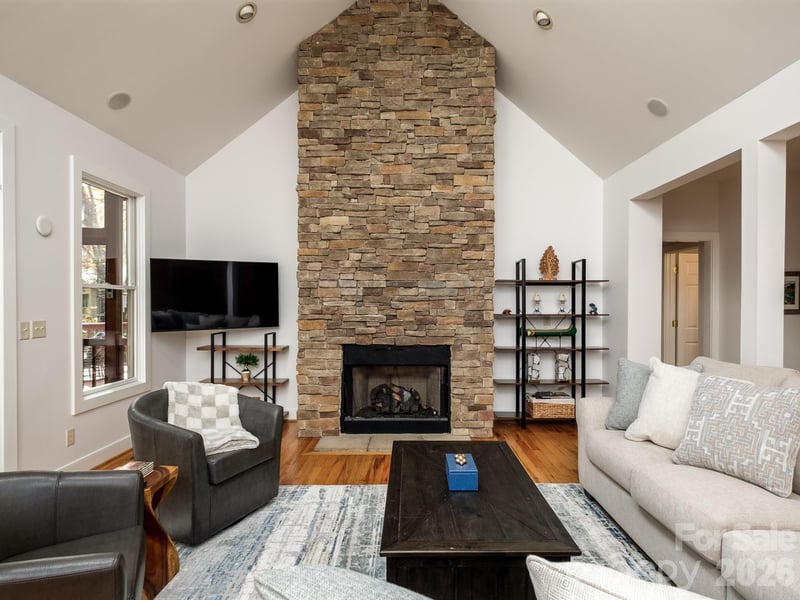 44 Gasga Ct, Brevard, NC 28712