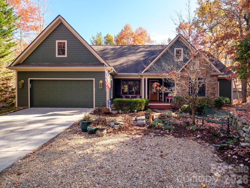 44 Gasga Ct, Brevard, NC 28712
