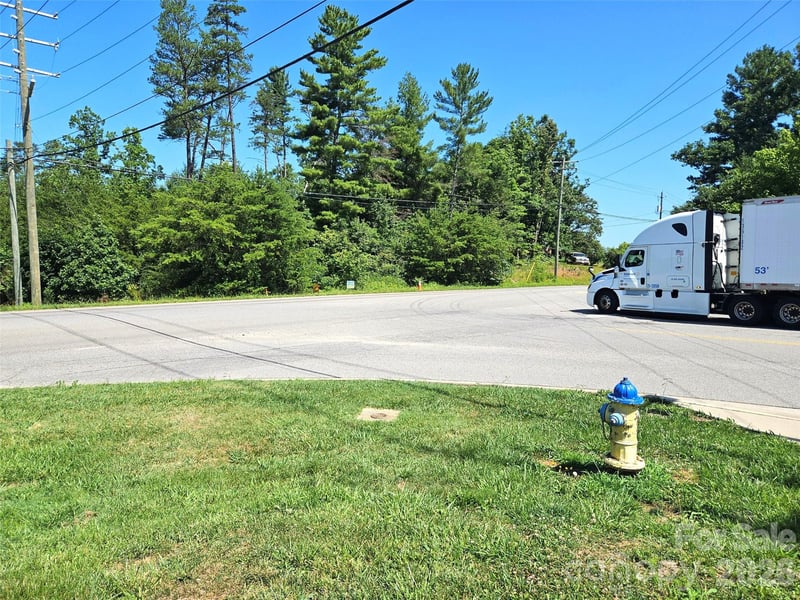 9999 Monticello Rd, Weaverville, NC 28787