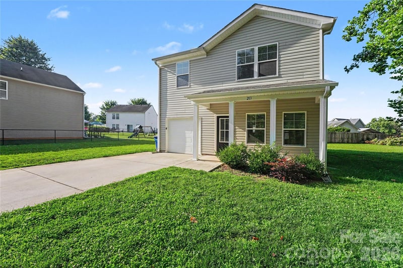 213 Wolf Creek Ln, Statesville, NC 28625