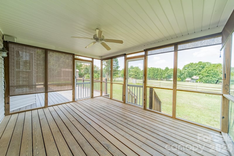 151 Turnberry Ln, Mooresville, NC 28117