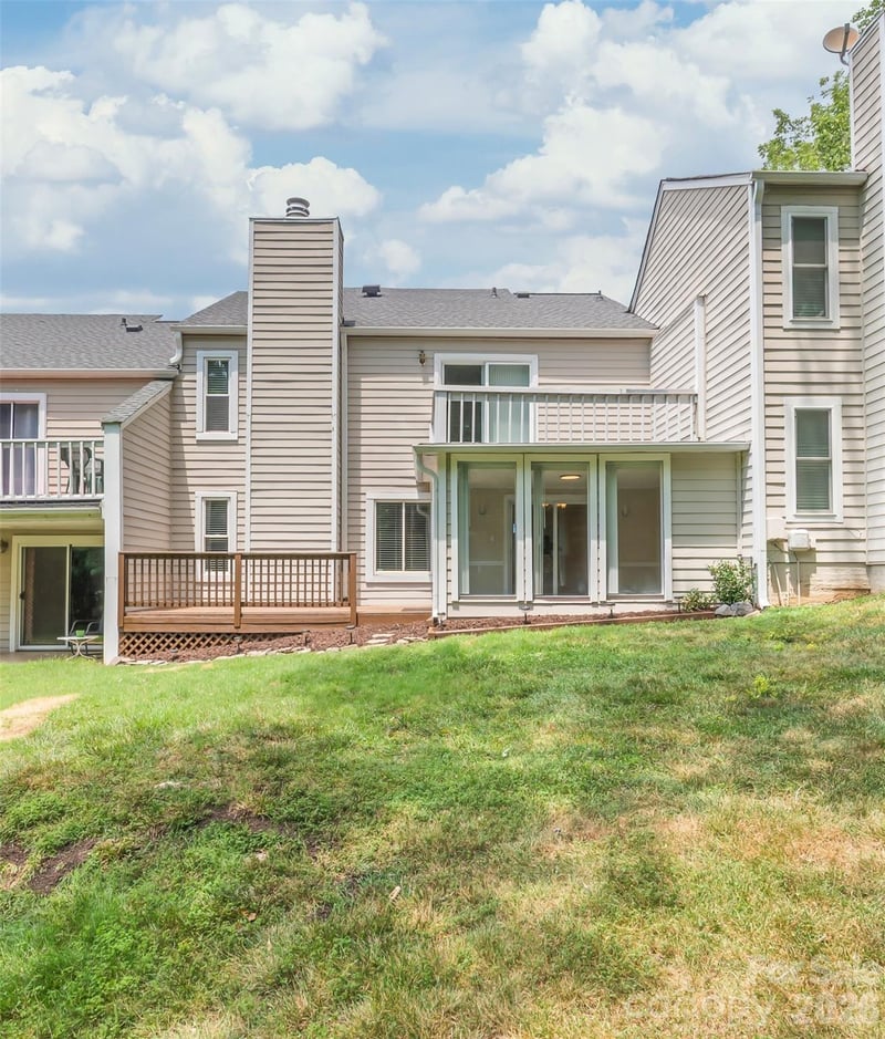 8410 Cricket Lake Dr, Charlotte, NC 28277