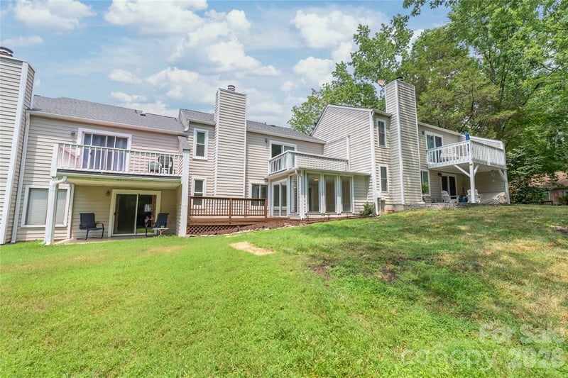 8410 Cricket Lake Dr, Charlotte, NC 28277
