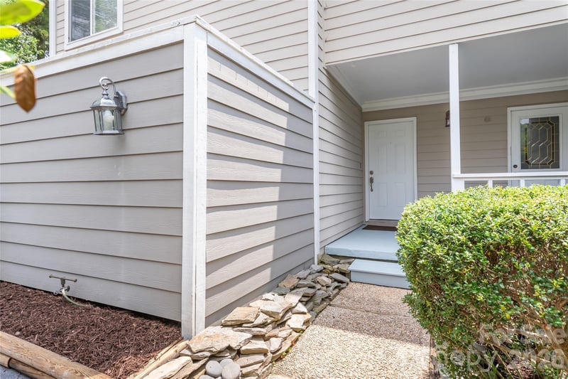 8410 Cricket Lake Dr, Charlotte, NC 28277