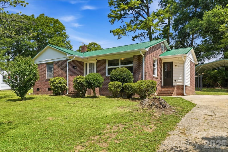 307 Dutchman Ave, Mount Holly, NC 28120