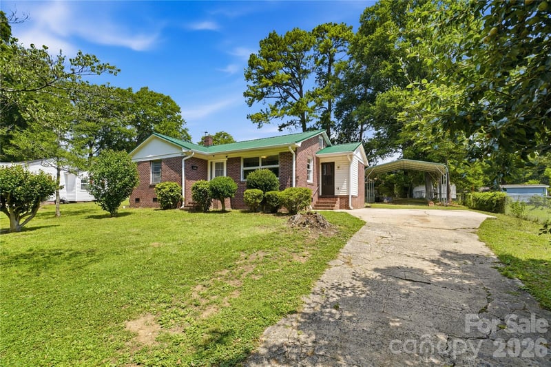 307 Dutchman Ave, Mount Holly, NC 28120