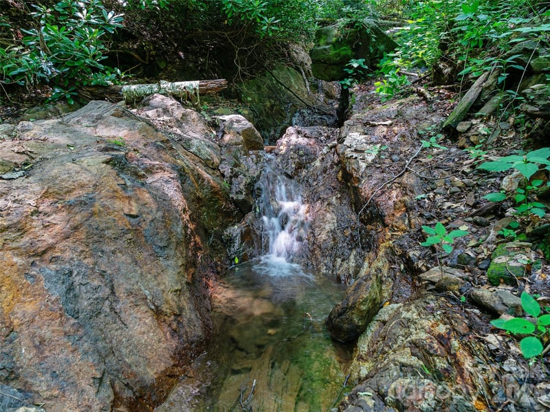 000 Ogles Gap Rd, Burnsville, NC 28714