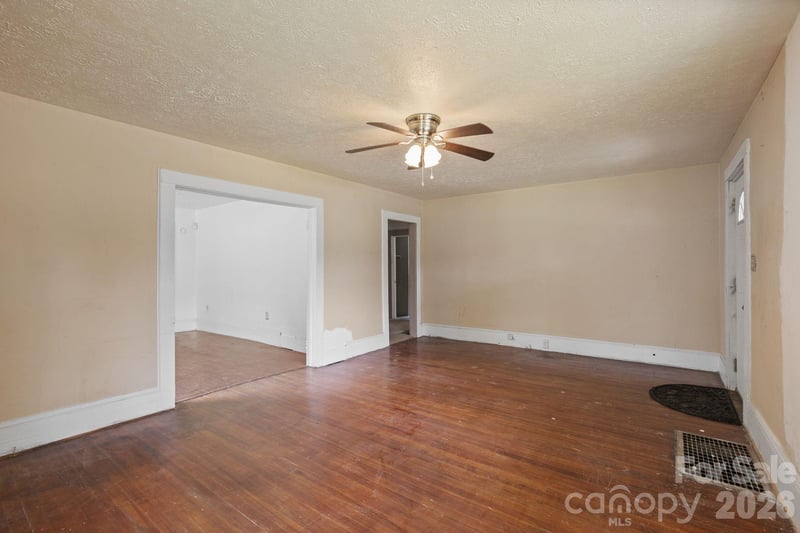 1434 Main St, Waynesville, NC 28786