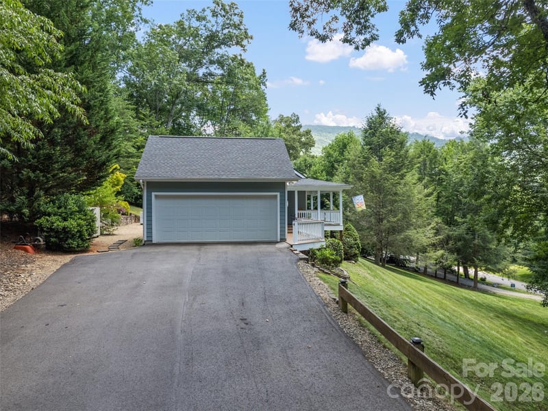 4 Leisure Wood Dr, Canton, NC 28716