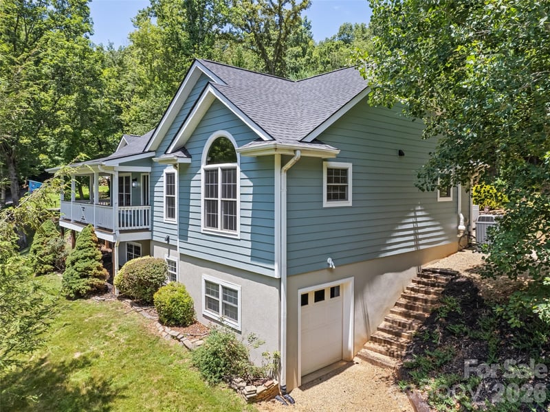 4 Leisure Wood Dr, Canton, NC 28716