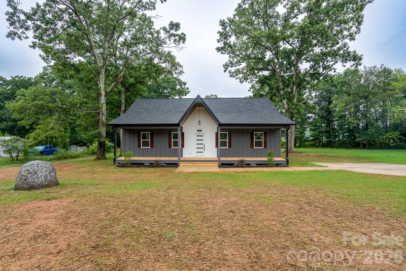 3916 Maiden Rd, Maiden, NC 28650