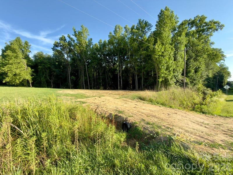 000 Shelby Hw, Cherryville, NC 28021