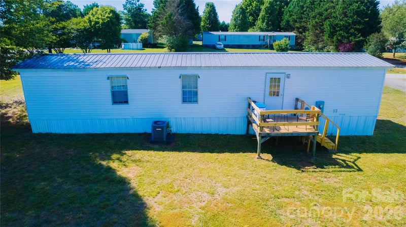 1341 Freedom Ln, Newton, NC 28658