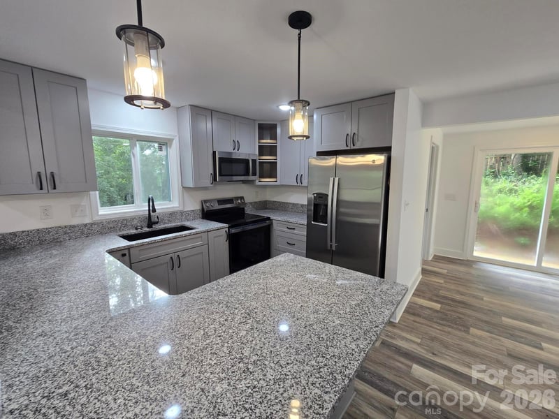 61 Wright Ln, Brevard, NC 28712