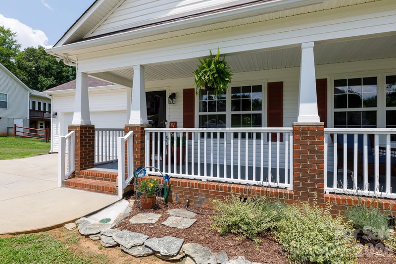 1507 Meadow Glen Ln, Rock Hill, SC 29730