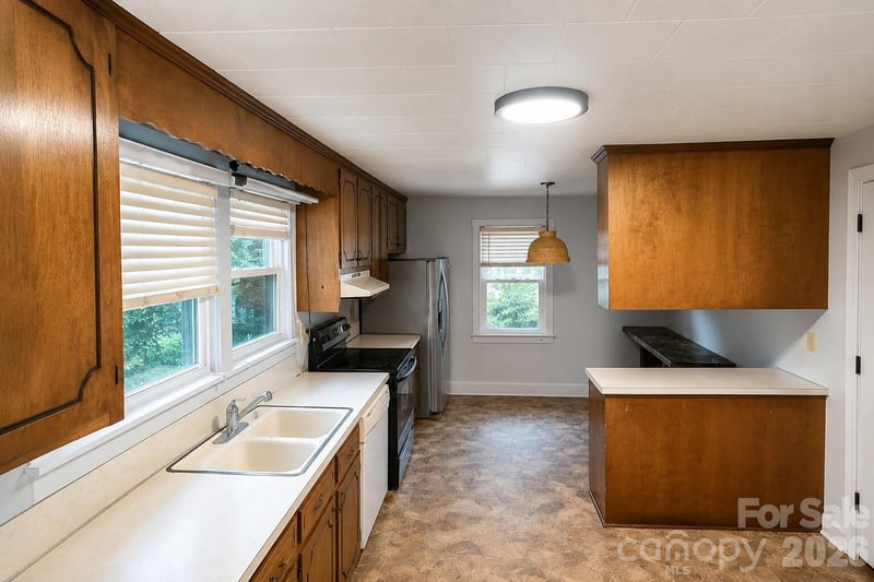 2337 Nc 10 Hw, Newton, NC 28658