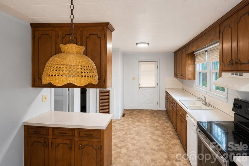 2337 Nc 10 Hw, Newton, NC 28658