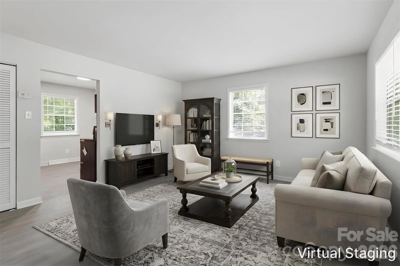 2121 Longleaf Dr, Charlotte, NC 28210