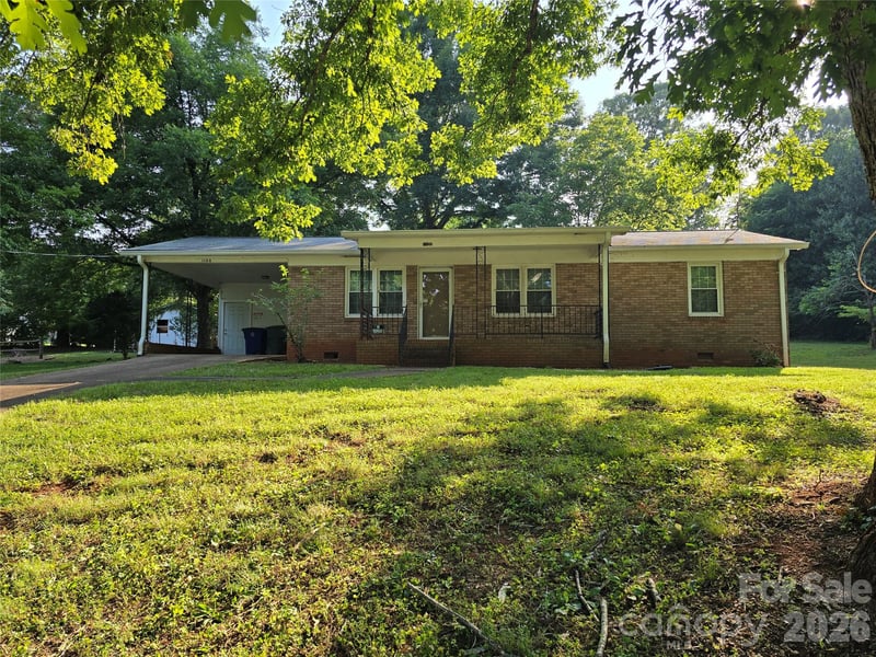 1108 2nd St, Conover, NC 28613