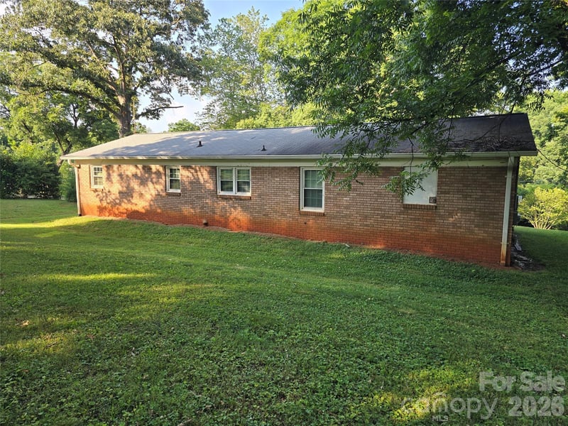 1108 2nd St, Conover, NC 28613