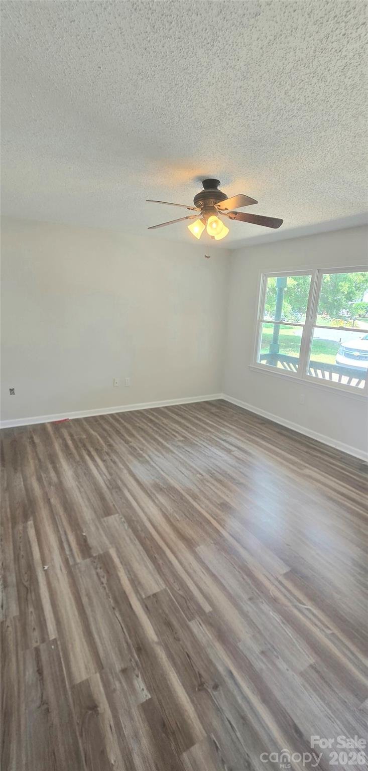910 Lyndsey Brooke Ct, Lincolnton, NC 28092
