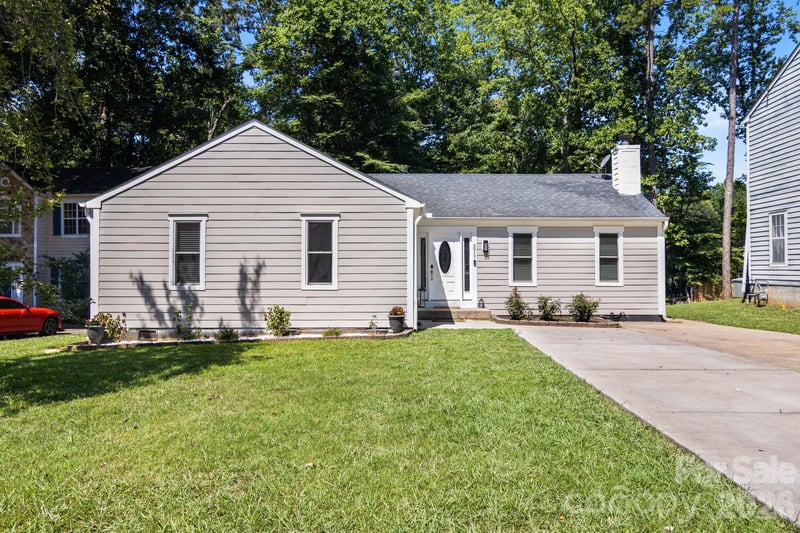 5917 Black Bear Ct, Charlotte, NC 28214