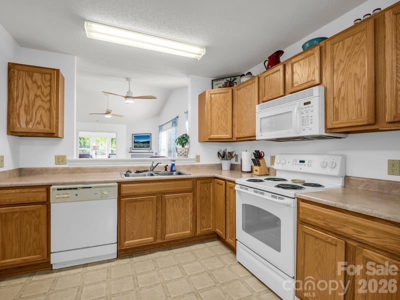 1706 Deermouse Way, Hendersonville, NC 28792