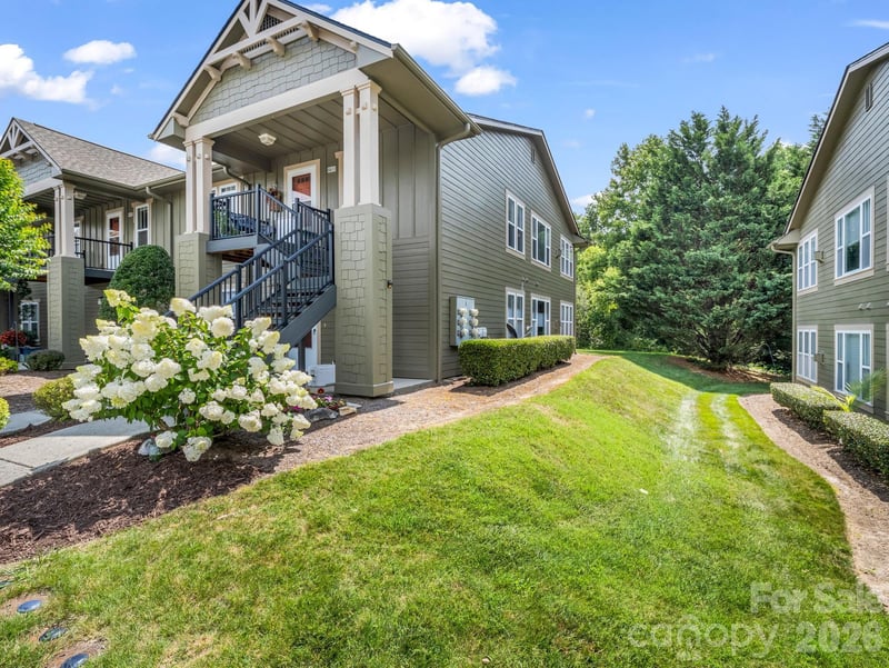 1706 Deermouse Way, Hendersonville, NC 28792