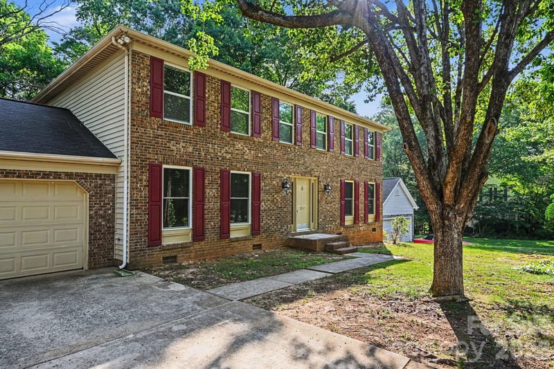 2517 Jaywick Ln, Matthews, NC 28105
