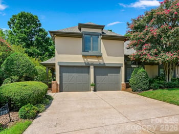 5719 Ballinard Ln, Charlotte, NC 28277