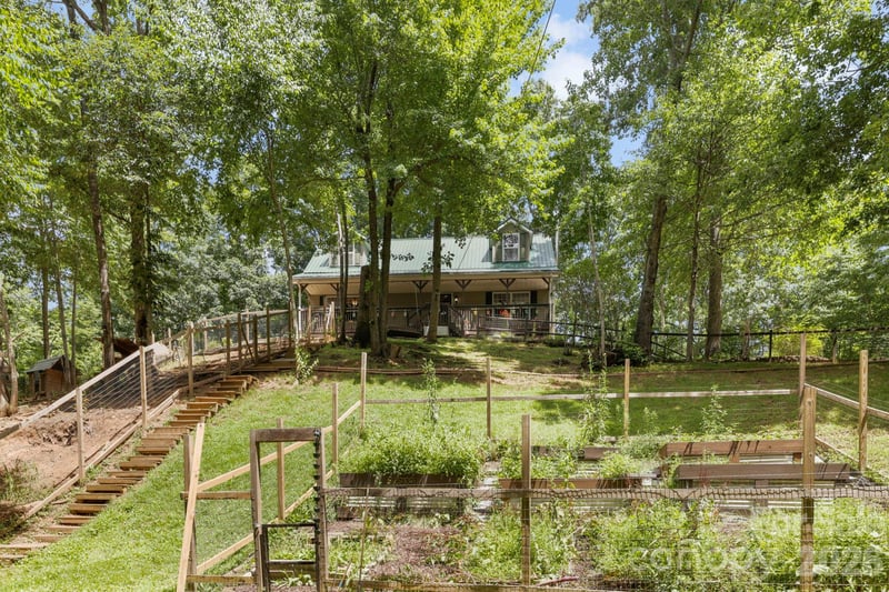 46 Michele Ln, Leicester, NC 28748