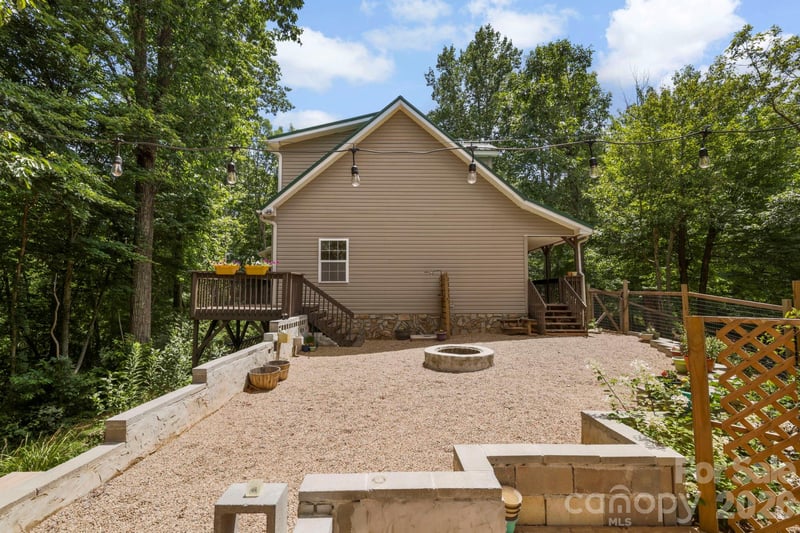 46 Michele Ln, Leicester, NC 28748