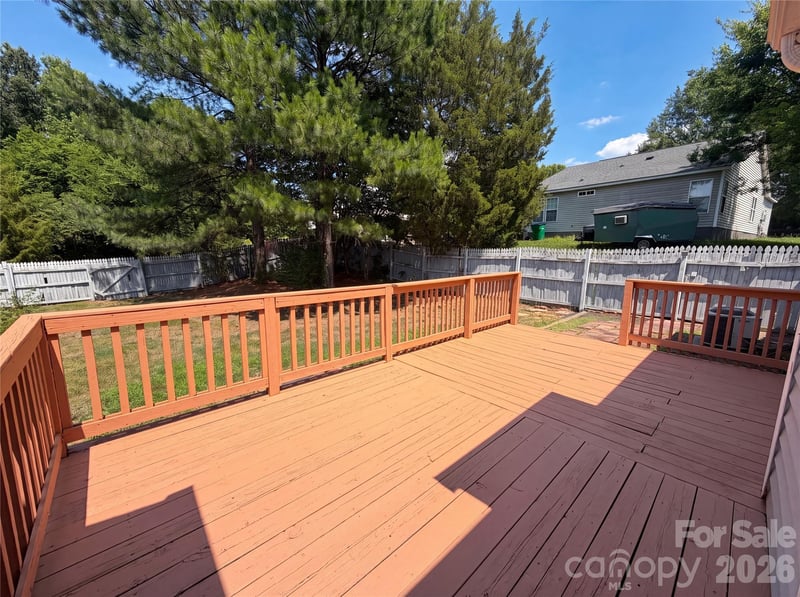 6318 Whispering Brook Ct, Charlotte, NC 28216