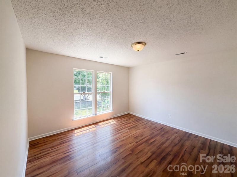 6318 Whispering Brook Ct, Charlotte, NC 28216