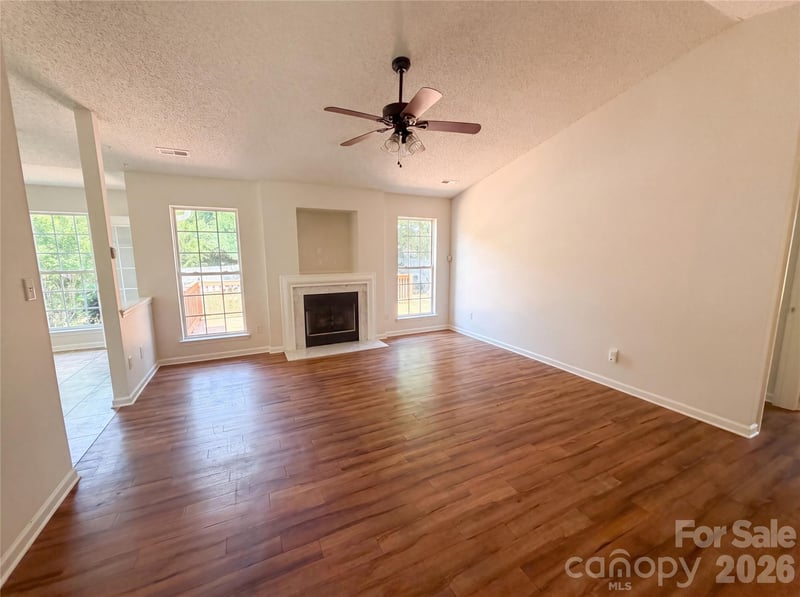 6318 Whispering Brook Ct, Charlotte, NC 28216