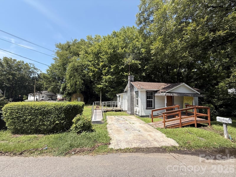 126 James St, Concord, NC 28025