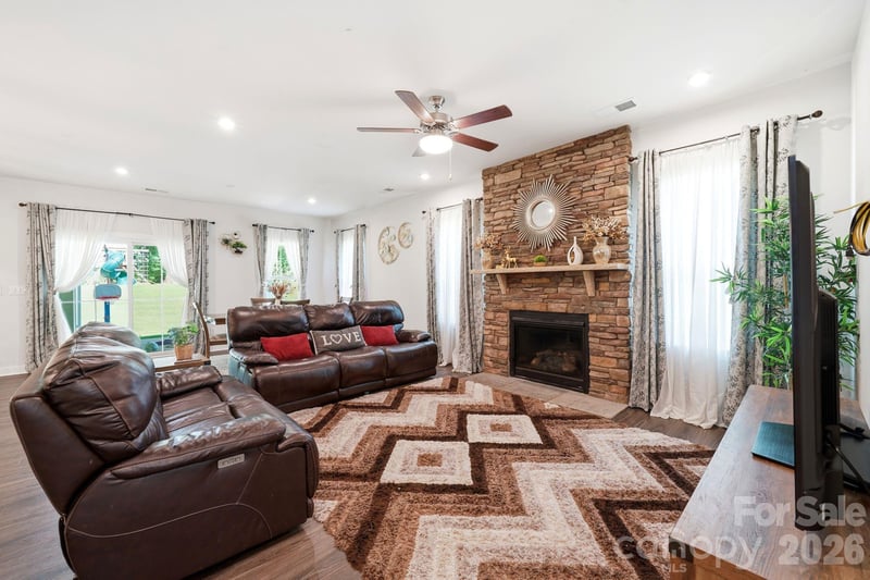 10129 Harvest Gold Dr, Charlotte, NC 28215