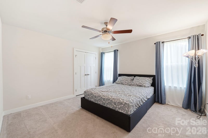 10129 Harvest Gold Dr, Charlotte, NC 28215