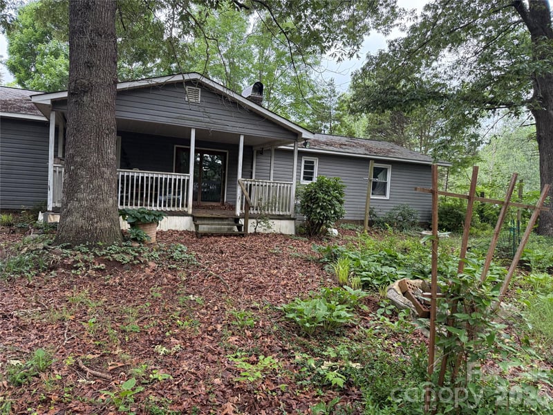 121 Brady Circle Rd, Statesville, NC 28625