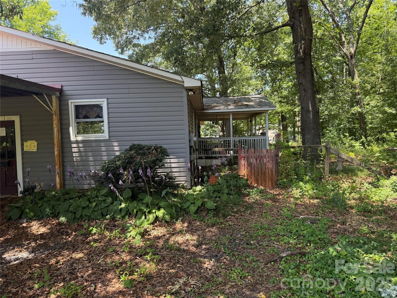 121 Brady Circle Rd, Statesville, NC 28625