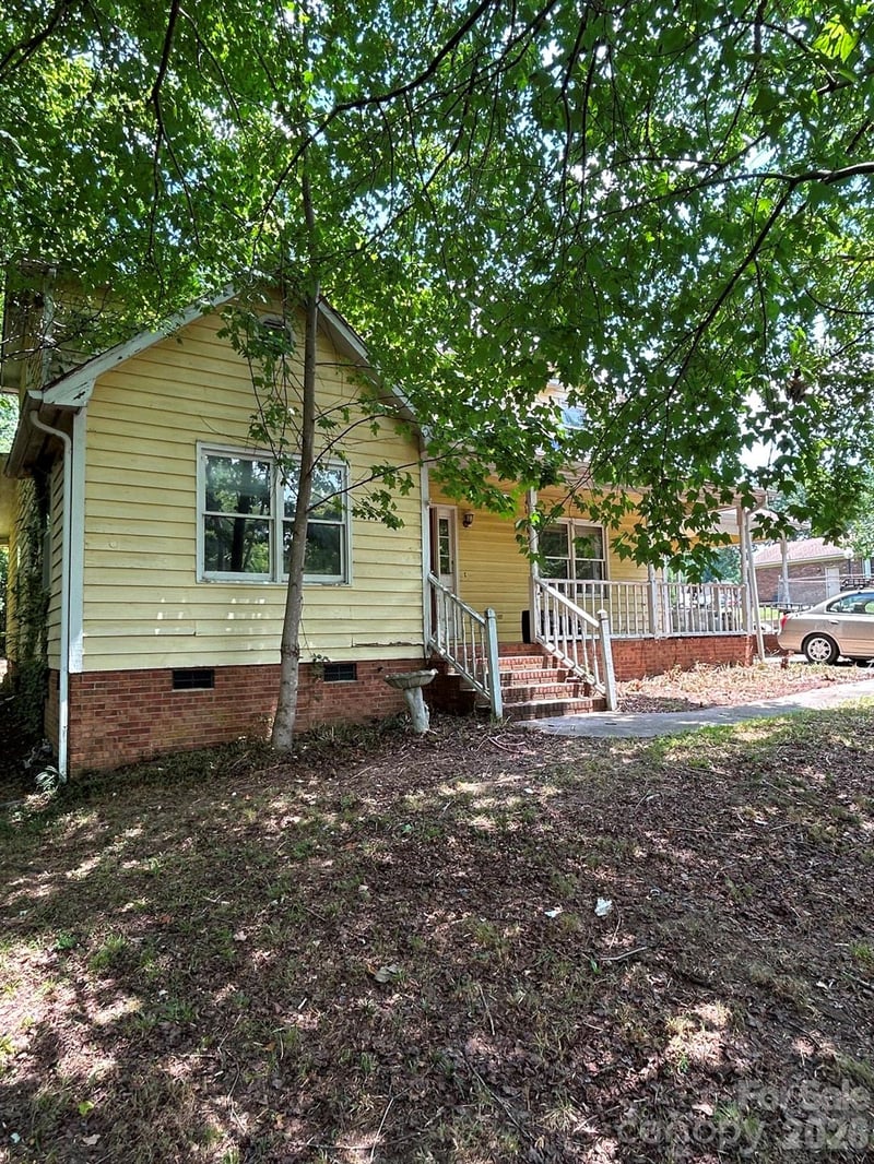 648 Tracy Ln, Gastonia, NC 28056