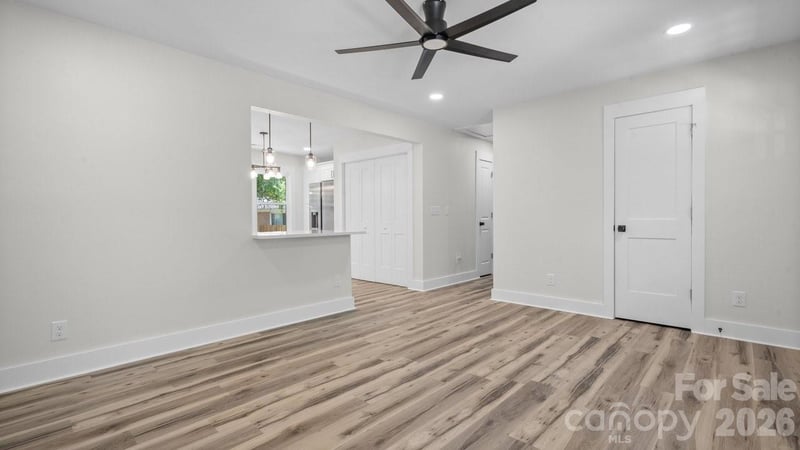 2513 Westgrove Dr, Charlotte, NC 28208