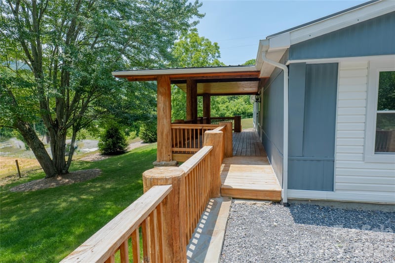 203 Justice Dr, Clyde, NC 28721