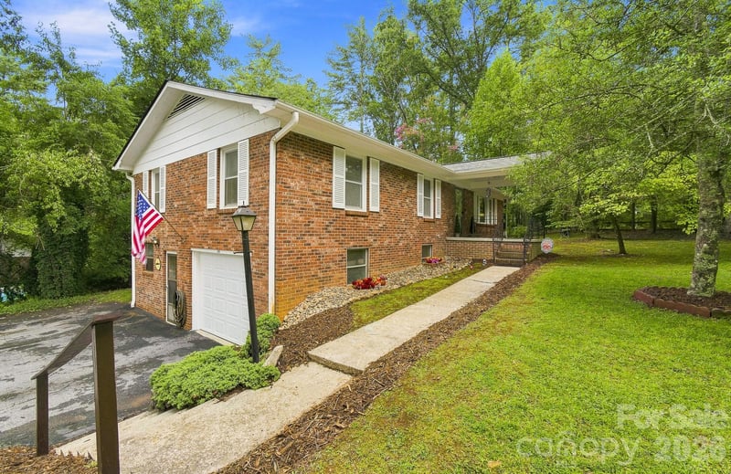 108 Arthur Ln, Hendersonville, NC 28791