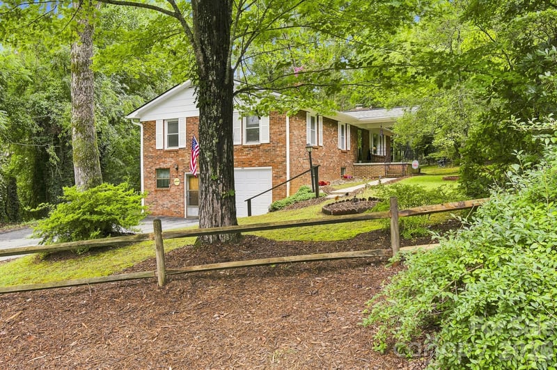 108 Arthur Ln, Hendersonville, NC 28791