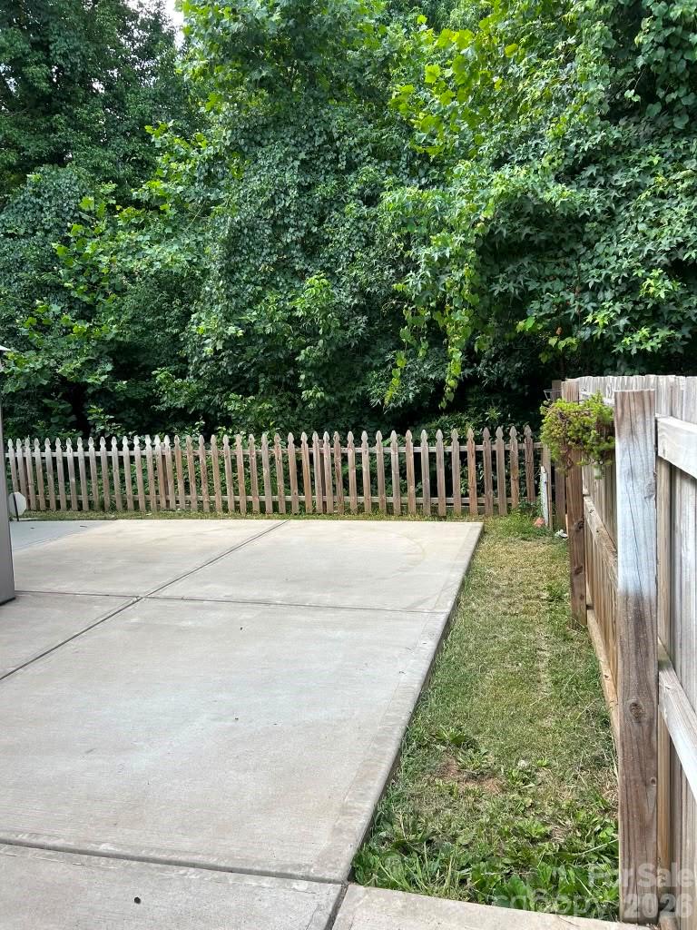 413 Peachtree Rd, Charlotte, NC 28216