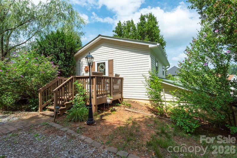 223 Davidson Rd, Swannanoa, NC 28778