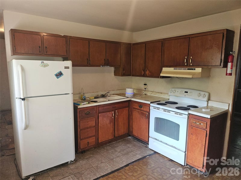 5415 Dennis Ct, Charlotte, NC 28213