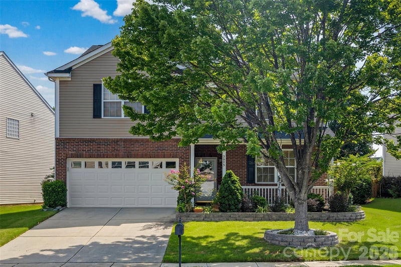 2025 Savannah Hills Dr, Matthews, NC 28105