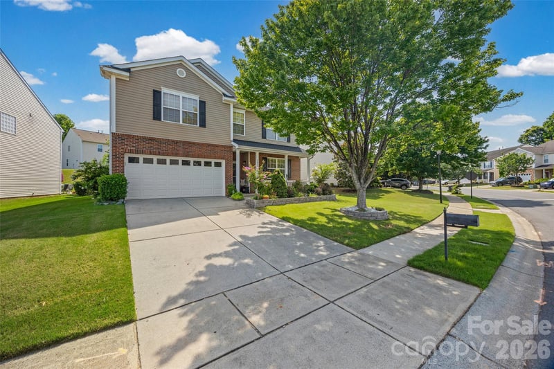 2025 Savannah Hills Dr, Matthews, NC 28105